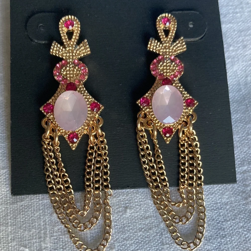 NWOT INC gt appx. 2 1/4” drop w/3 chains, fancy shape w/pink rhinestones.$25 - Picture 1 of 3